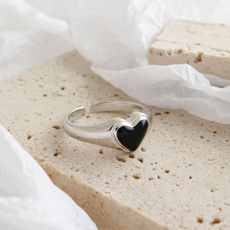 Gothic Black Heart 925 Sterling Silver Adjustable Ring closeup