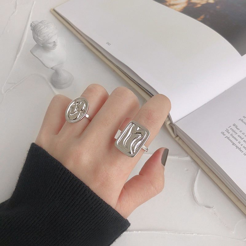 Model with Geometric Ellipse 925 Sterling Silver Adjustable Ring