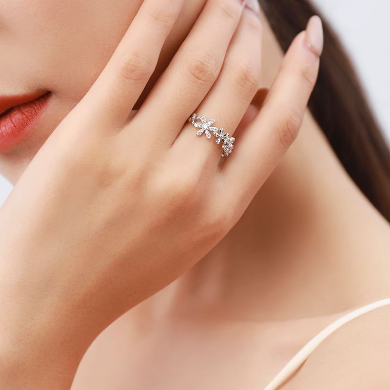 Women's Sterling Silver Daisy Flower Micro Diamond Ring