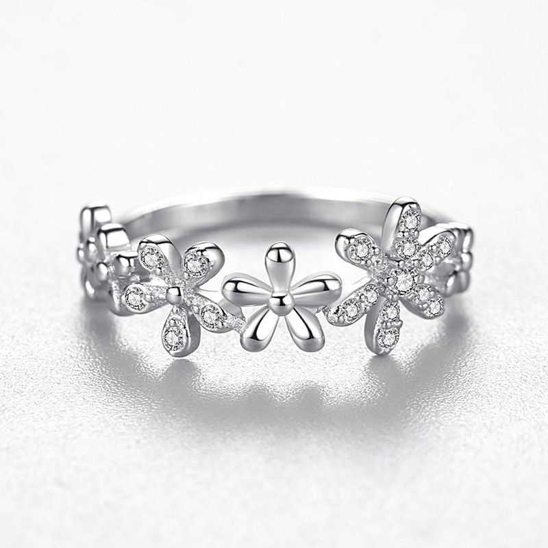 Women's Sterling Silver Daisy Flower Micro Diamond Ring