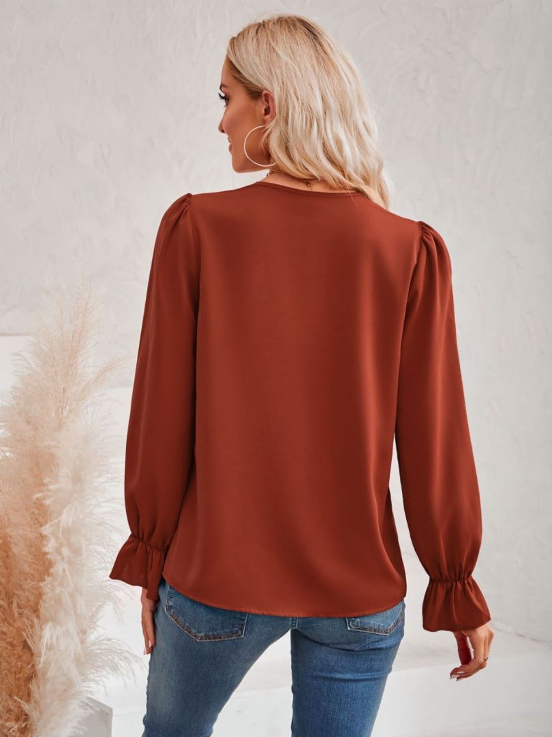 Contrast Women's Trim Flounce Sleeve V-Neck Blouse