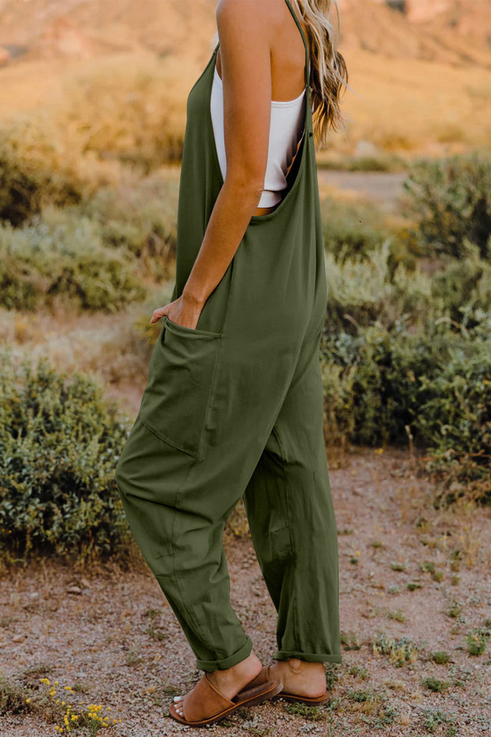 Women's V-Neck Sleeveless Jumpsuit with Pocket