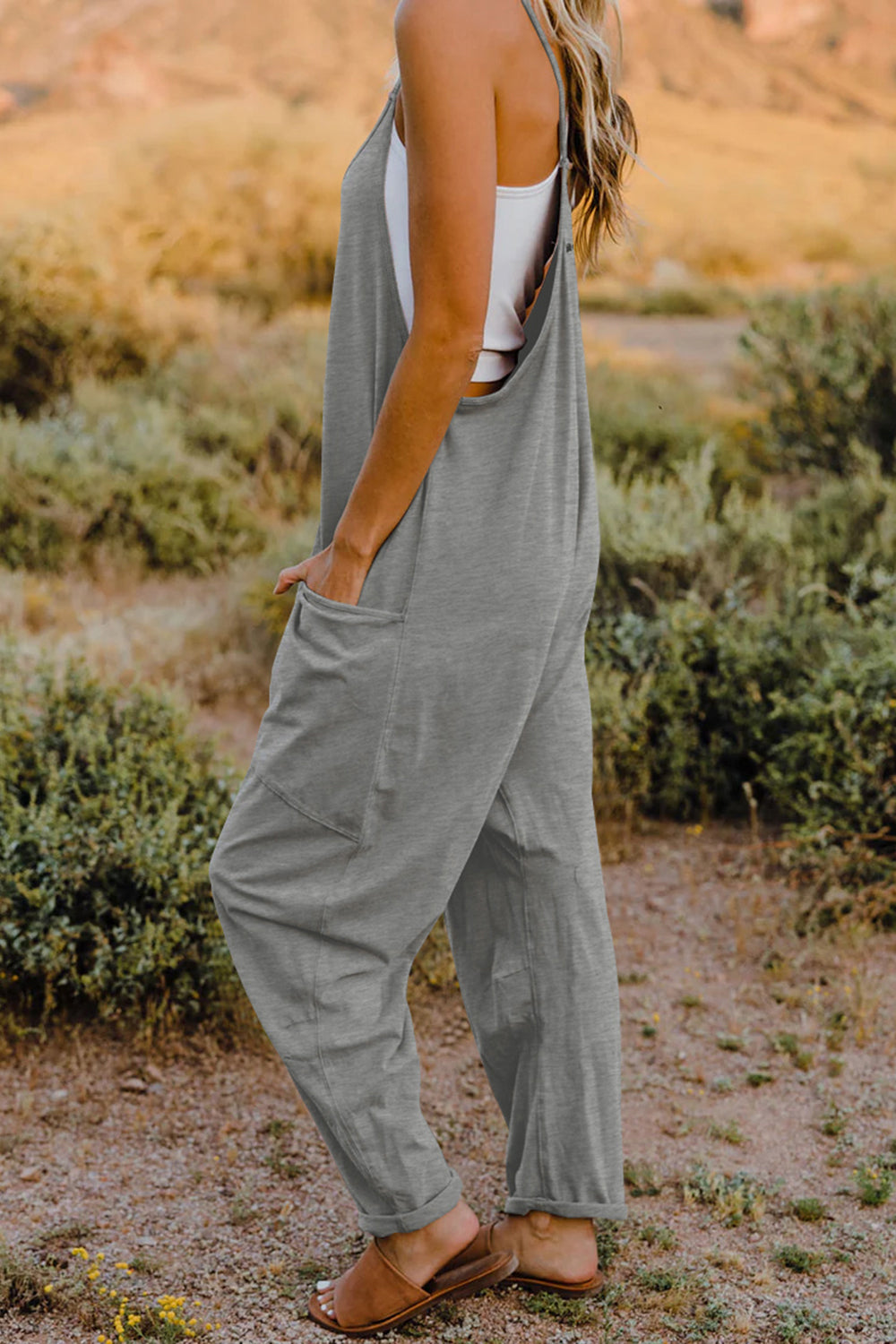 Women's V-Neck Sleeveless Jumpsuit with Pocket