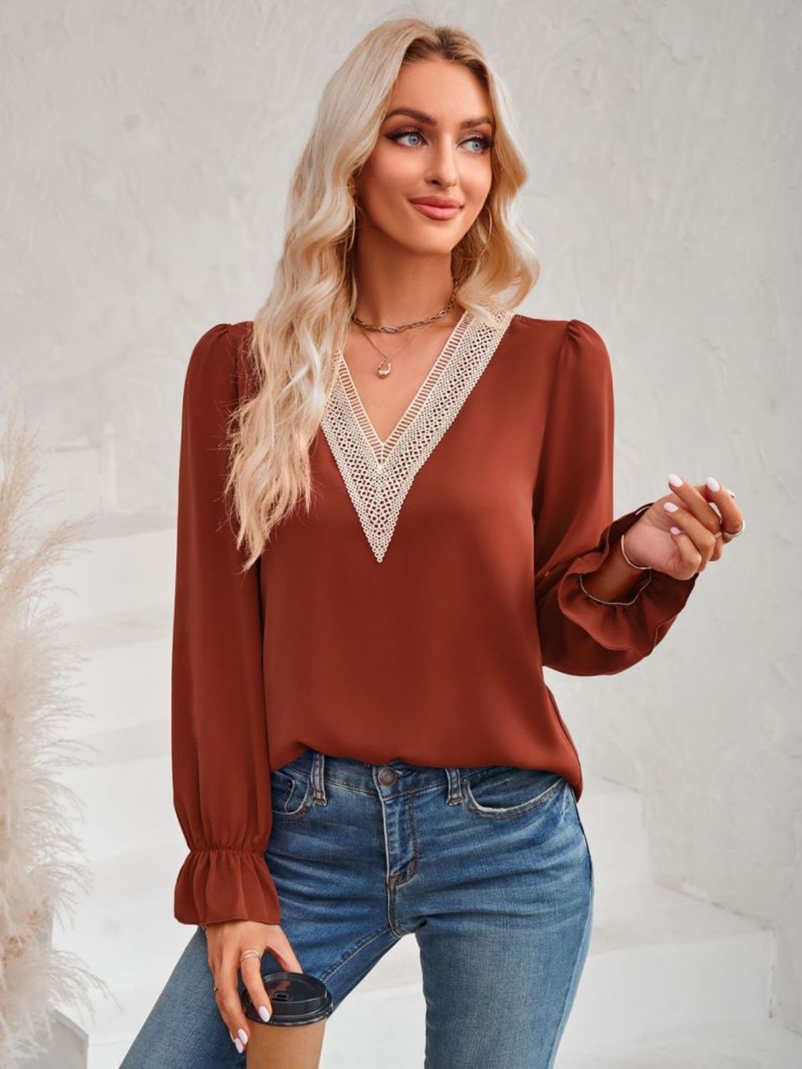 Contrast Women's Trim Flounce Sleeve V-Neck Blouse