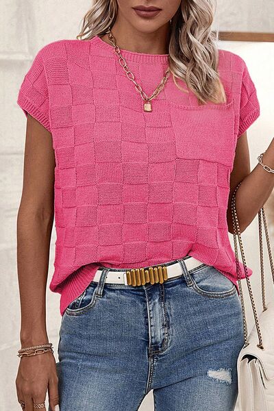 Ladies pink pocketed checkered round neck top.