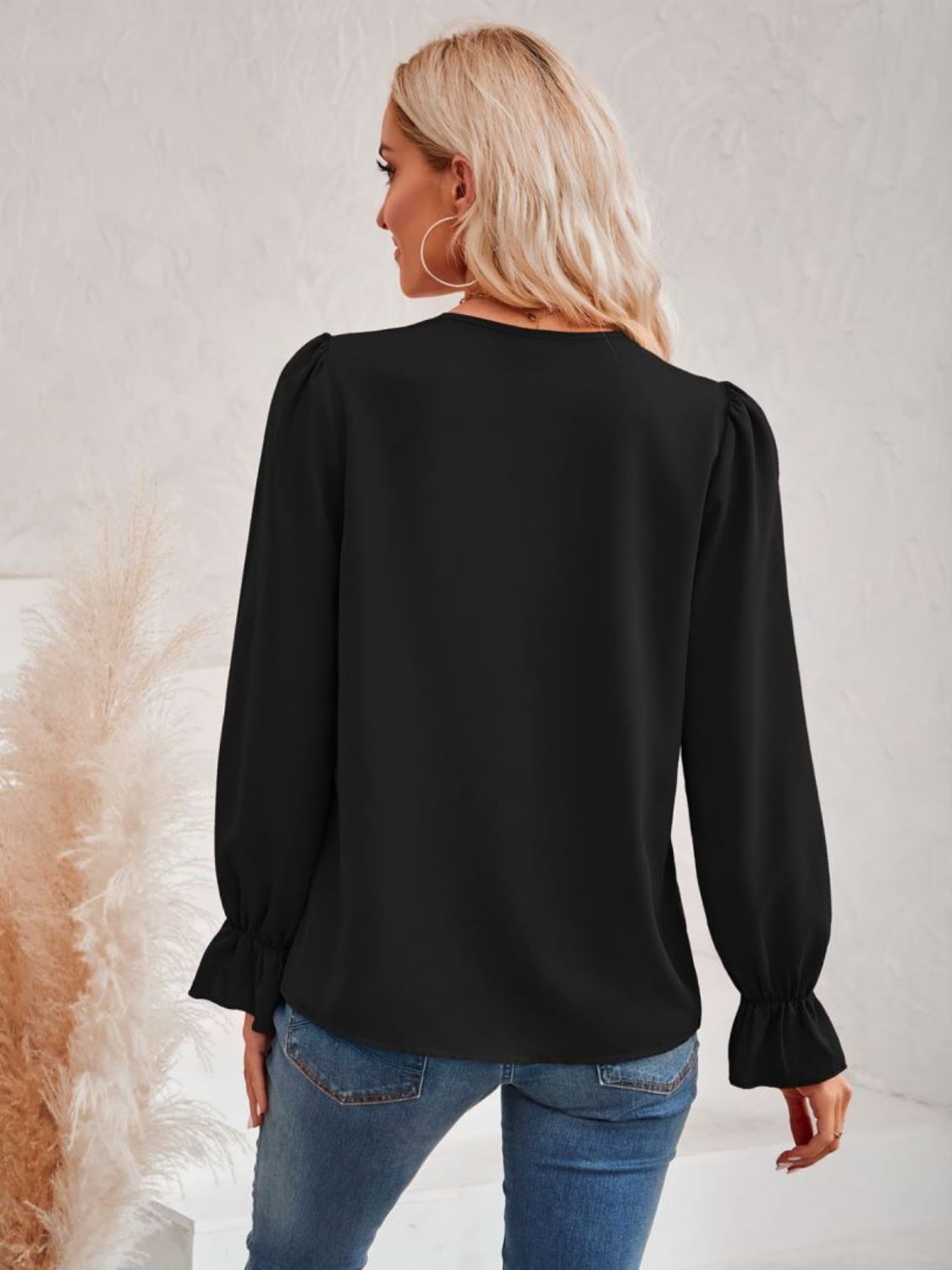 Contrast Women's Trim Flounce Sleeve V-Neck Blouse