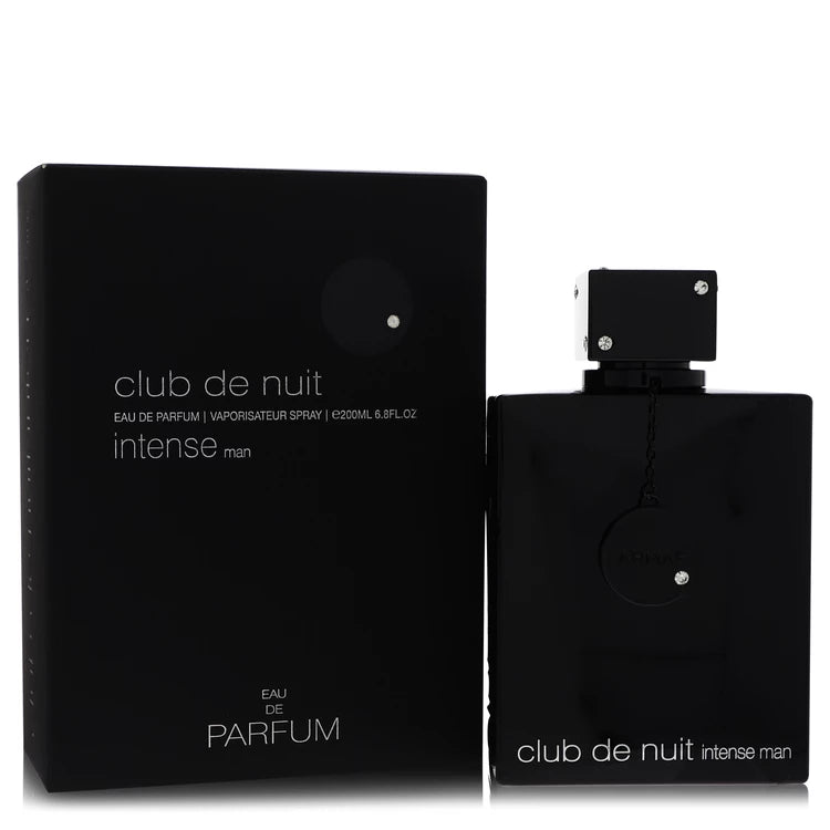 Club De Nuit Intense: A Seductive, Night-Time Escape