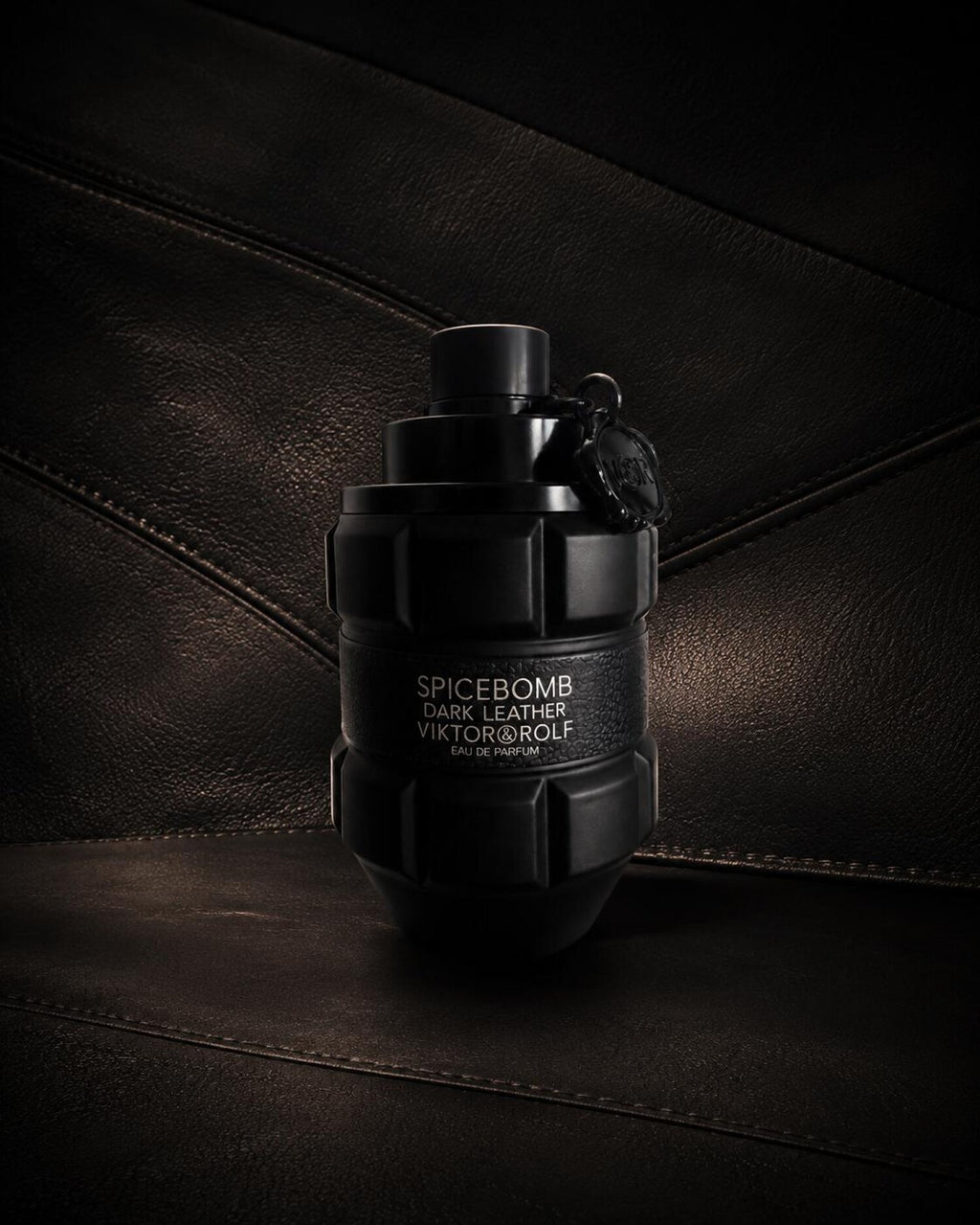V&R Spicebomb Dark Leather: Smoldering Allure & Bold Elegance