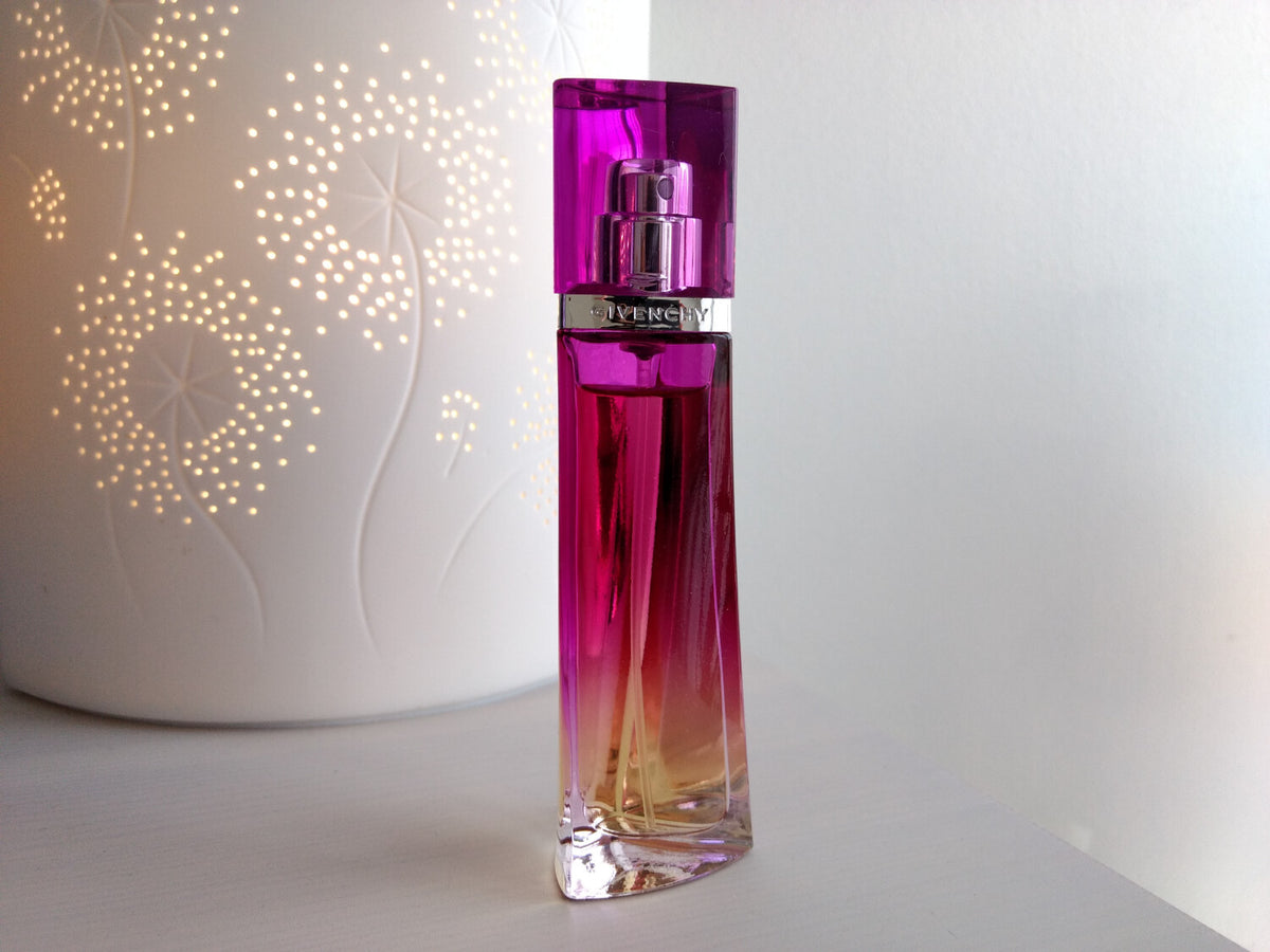 Givenchy Very Irresistible: Seductive Fire & Magnetic Allure