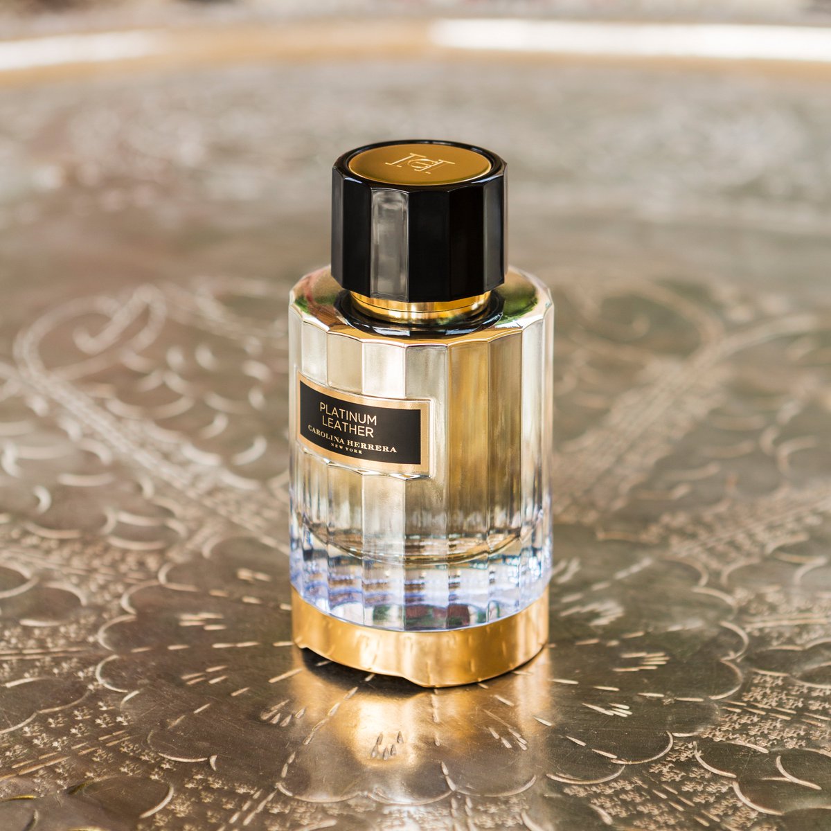CH Platinum Leather: Luxe, Magnetic Allure