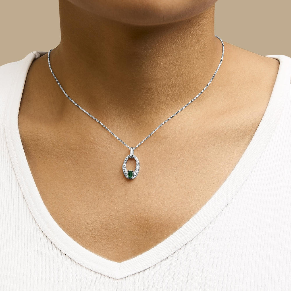 Elegant .925 Sterling Silver Emerald Glow Necklace