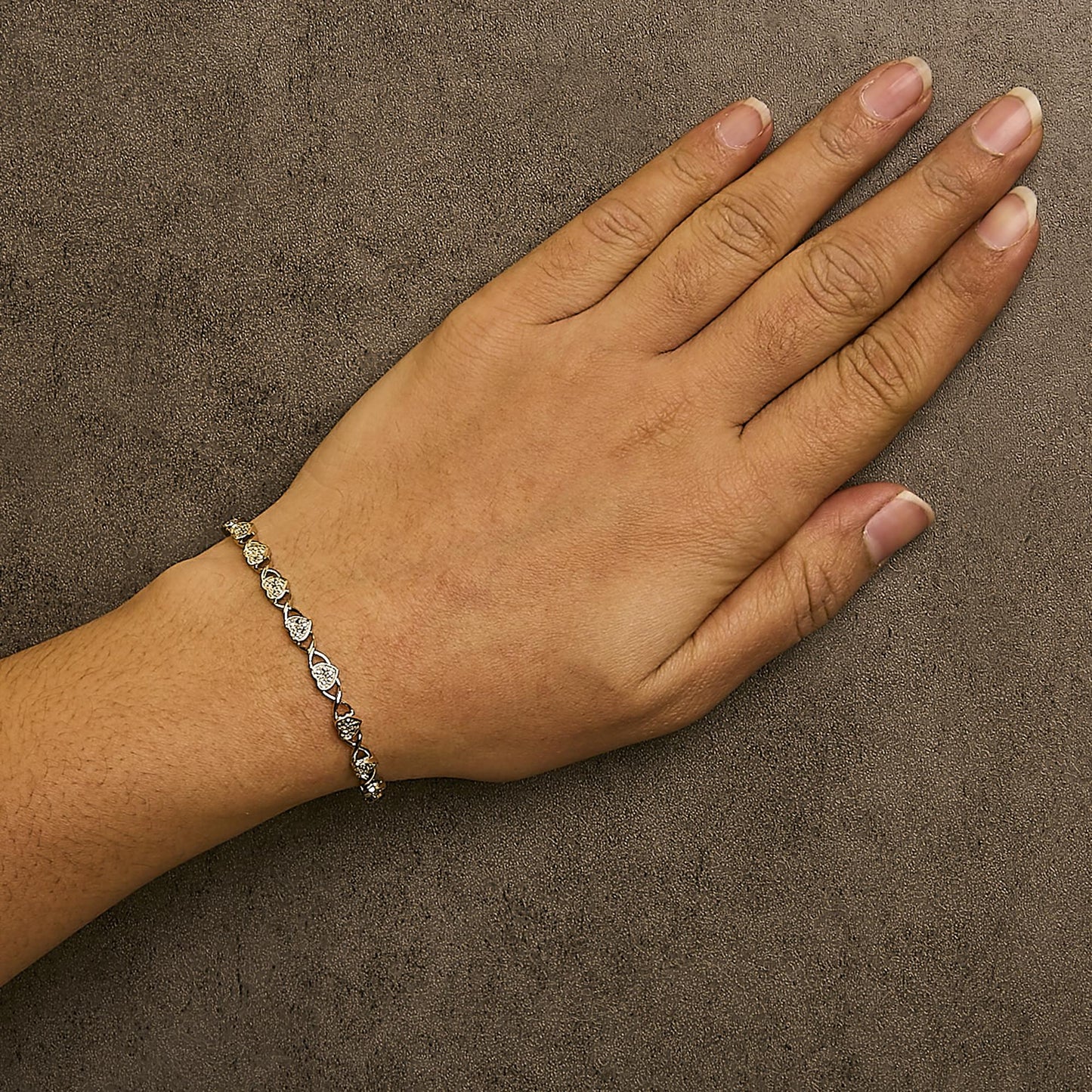 .925 Sterling Silver Diamond Accent Heart Link Bracelet (I-J Color, I3 Clarity) - 7.25in