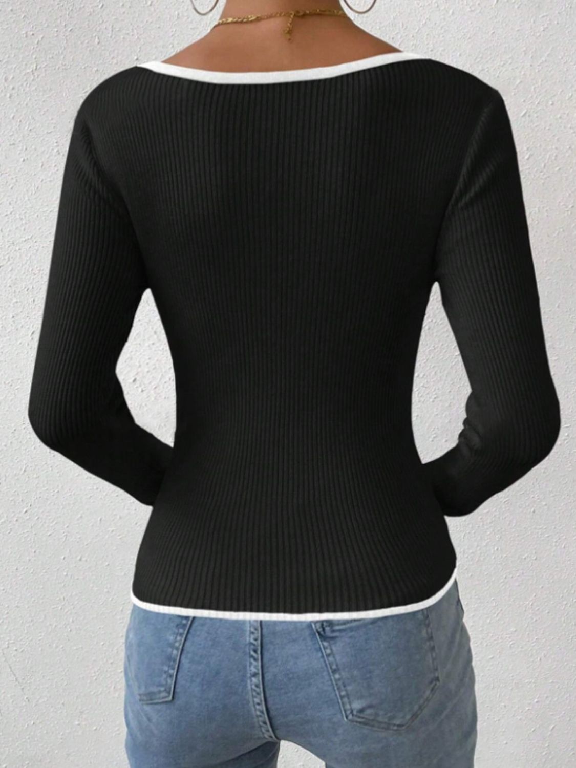 Back view of a Model wearing a Black Chic Casual Trim Contrast Collar Long Sleeve Knit Top