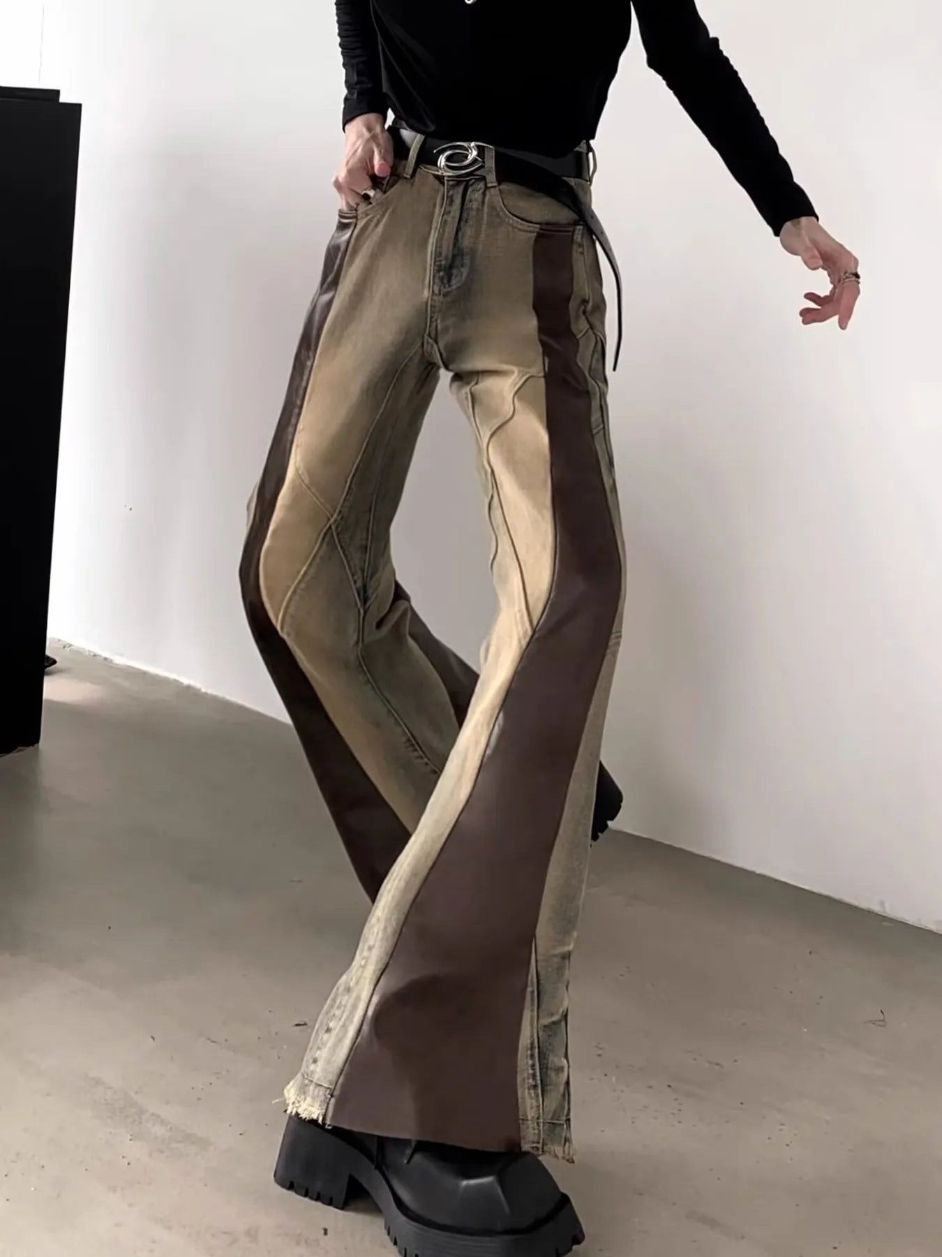 Men's Vintage Washed Two-Tone Flare Jeans front view