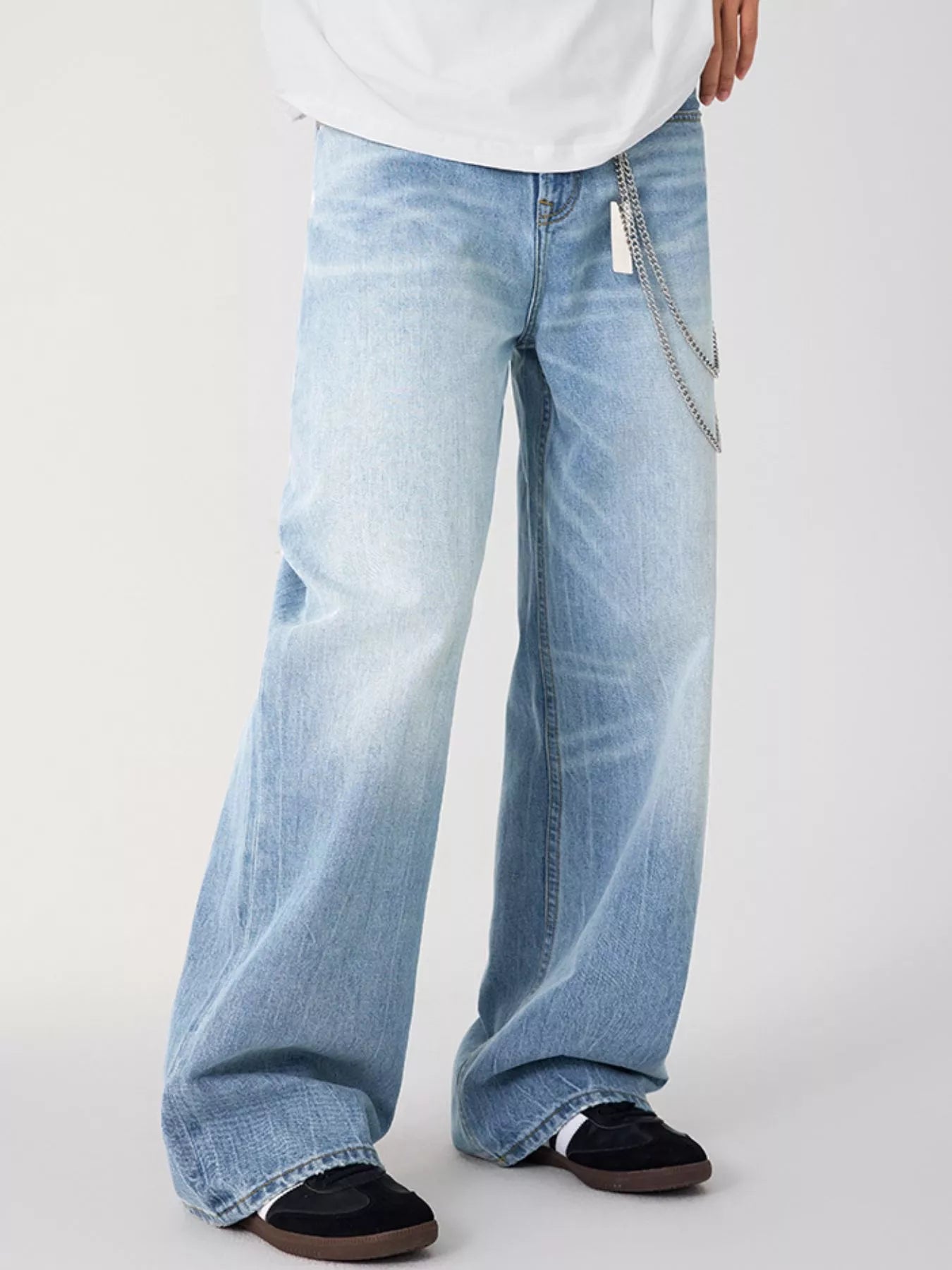 Men's Wash Relaxed Fit Long Leg Jeans front view