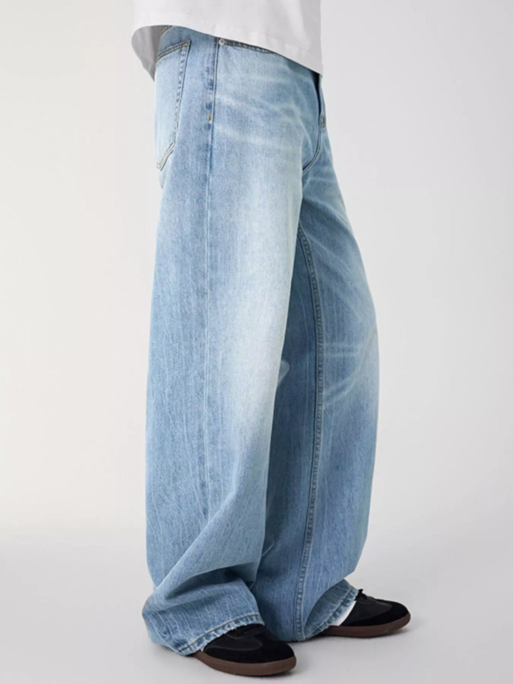 Men's Wash Relaxed Fit Long Leg Jeans left view